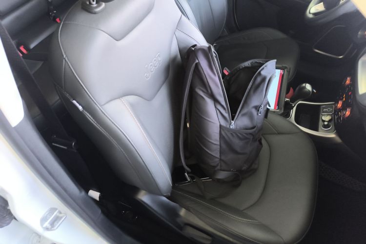 Jeep 指南者 2017款 200T 自动家享版局部细节41