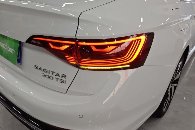 大众 速腾 2023款 300TSI DSG超越版车身外观9