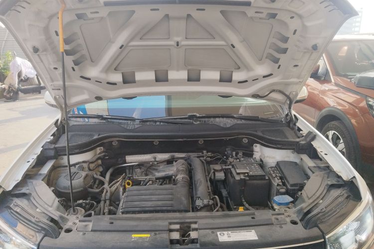 大众 途岳 2019款 280TSI 两驱豪华版 国VI机舱底盘24