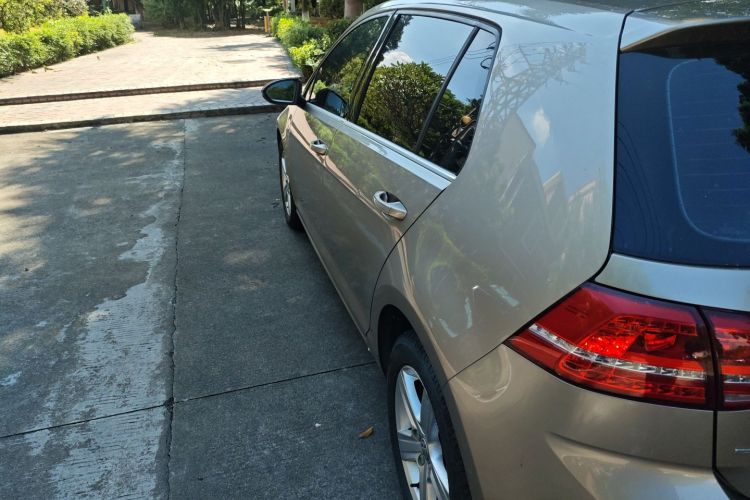 大众 高尔夫 2014款 1.4TSI 手动舒适型车身外观4