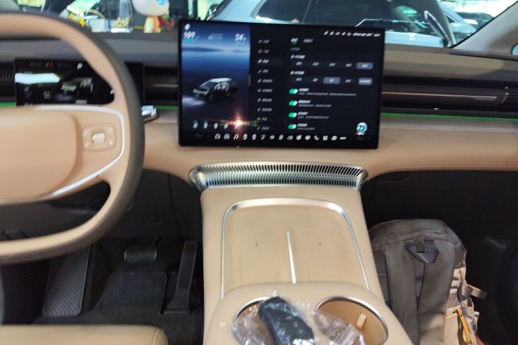 小鹏X9 2025款 650长续航 Max中控内饰16