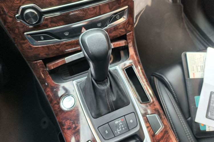 东风风神 东风A9 2016款 1.8T 尊贵型中控内饰18