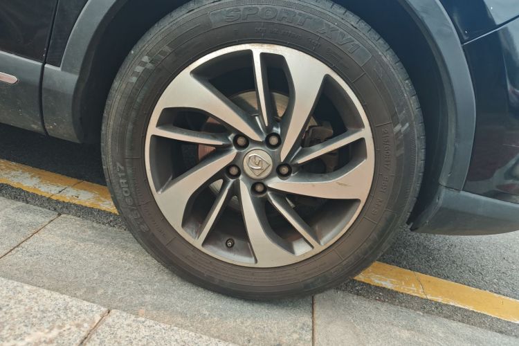 宝骏560 2015款 1.8L 手动豪华型车身外观6007