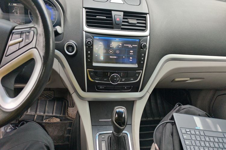 吉利汽车 帝豪 2016款 三厢 1.5L CVT豪华型中控内饰16