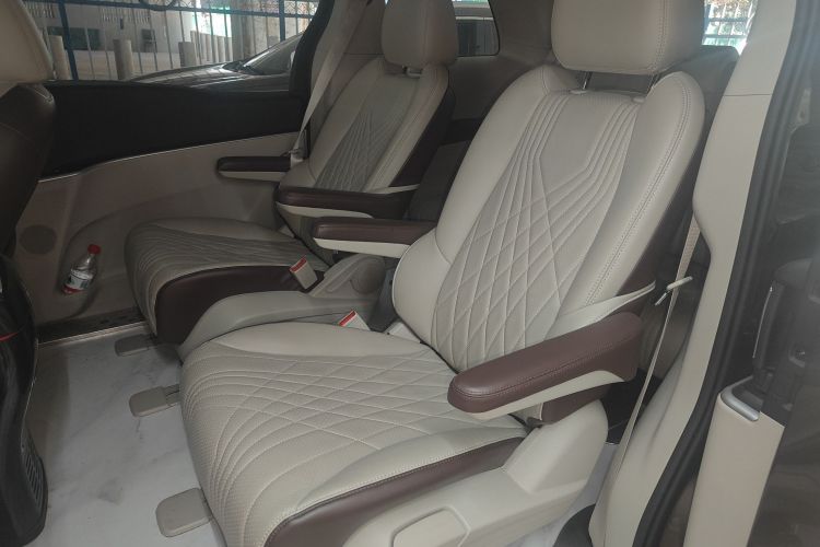 别克GL8 2023款 陆上公务舱 舒适型中控内饰7004