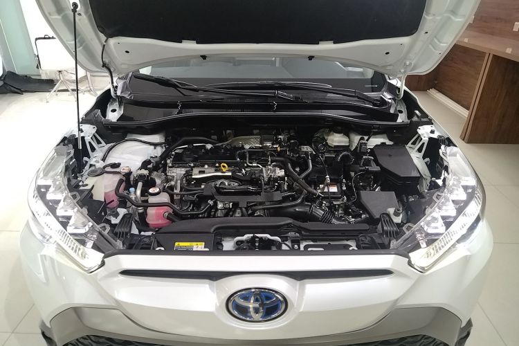 丰田 锋兰达 2023款 2.0L 智能电混双擎 尊贵版机舱底盘24