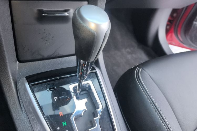 丰田 卡罗拉 2017款 改款 1.2T S-CVT GL中控内饰18