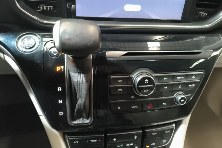 广汽传祺 传祺M8 2018款 320T 尊享版局部细节18