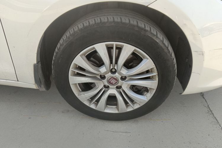 菲亚特 菲翔 2015款 1.4T 自动劲享版车身外观10