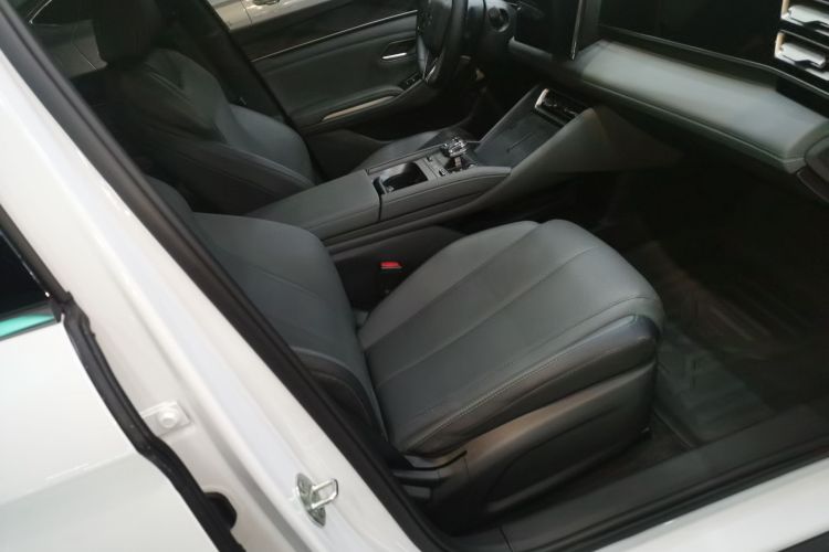 比亚迪 秦L 2024款 DM-i 80KM超越型局部细节41