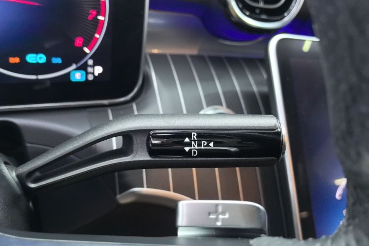 奔驰C级 2022款 改款 C 200 L 运动版局部细节18