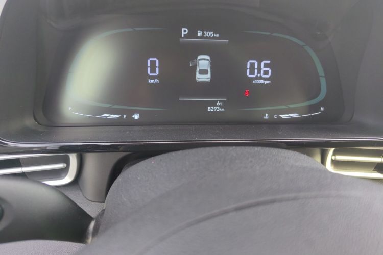 现代 伊兰特 2023款 1.5L CVT GLX精英版中控内饰15