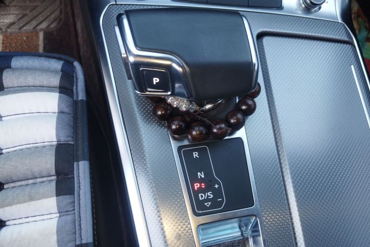 奥迪A6L 2019款 40 TFSI 豪华动感型中控内饰18