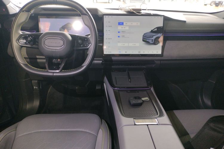 领克08 EM-P 2025款 220km 四驱性能Halo中控内饰7002