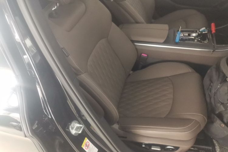 比亚迪 汉 2022款 DM-i 121KM 尊享型局部细节41