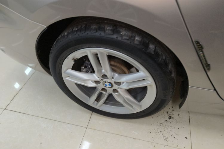 宝马1系 2020款 120i M运动套装车身外观6006