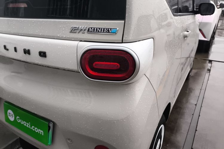 五菱汽车 宏光MINIEV 2024款 第三代 215km 青春版车身外观9