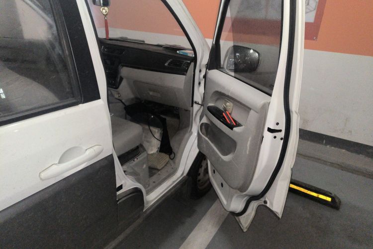 金杯 新海狮X30L CNG 2018款 1.5L财富版天然气车客车SWFC15局部细节9005