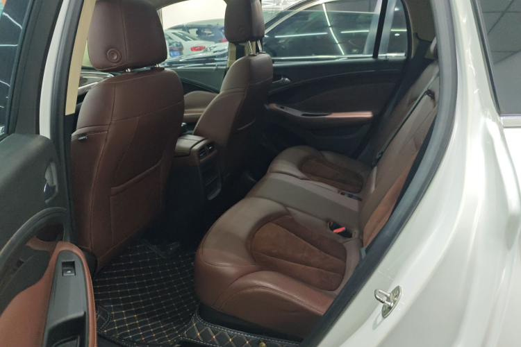 别克 昂科威 2017款 20T 两驱精英型中控内饰21