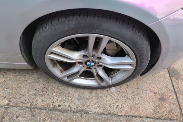 宝马3系 2018款 320i M运动套装车身外观10