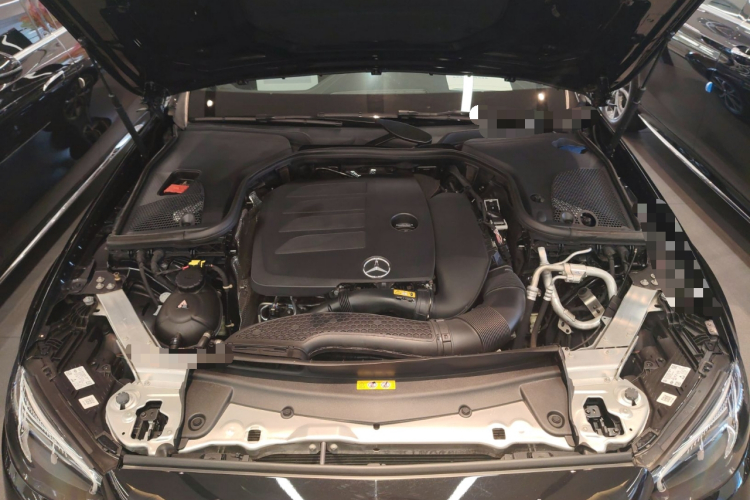 奔驰E级 2021款 改款 E 300 L 运动时尚型机舱底盘24