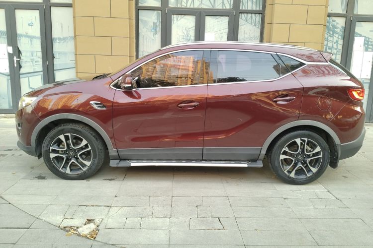 东南DX7 2017款 1.5T 手动凯旋版车身外观4