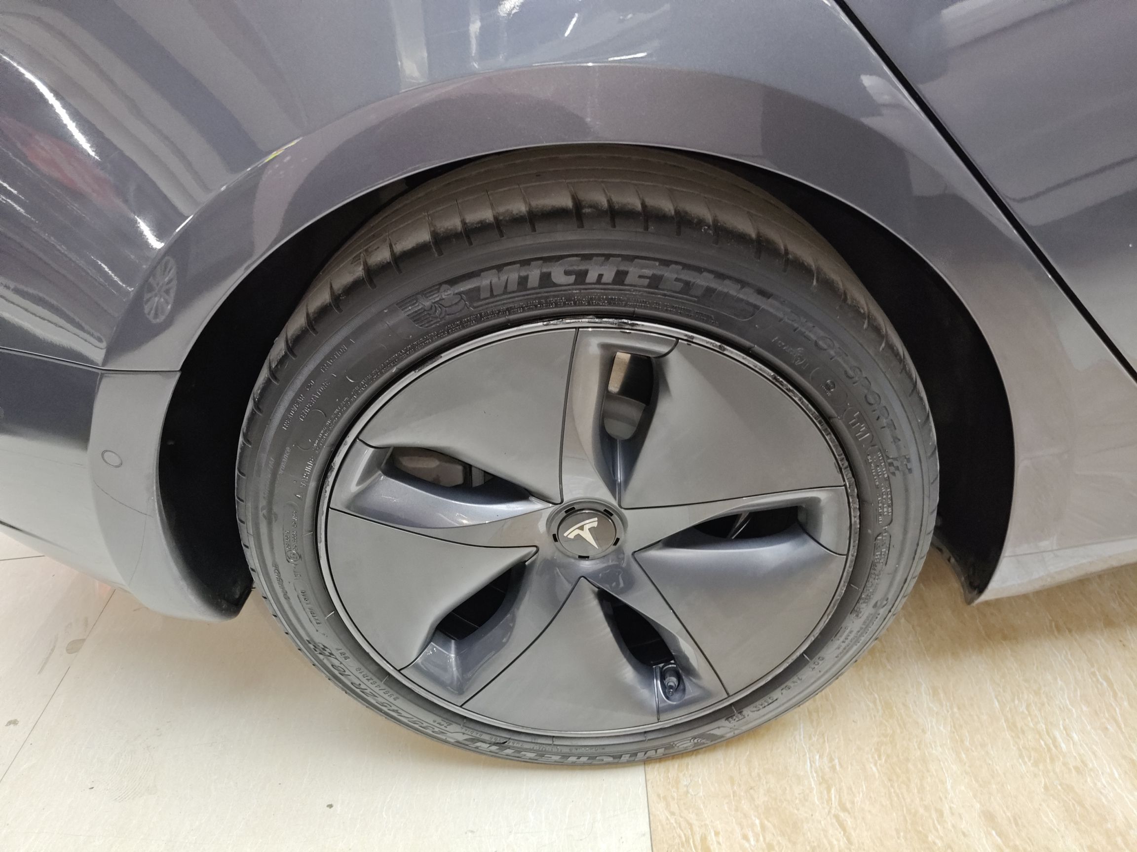 特斯拉 Model 3 2020款 标准续航后驱升级版