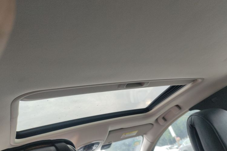 标致508 2012款 2.0L 自动天窗经典版中控内饰22