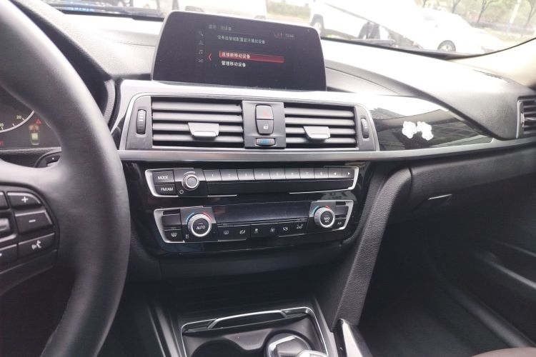 宝马3系 2018款 320Li 时尚型中控内饰16