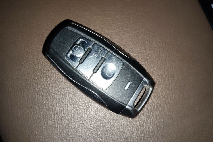 哈弗H6 Coupe 2017款 红标 2.0T 自动两驱尊贵型中控内饰11