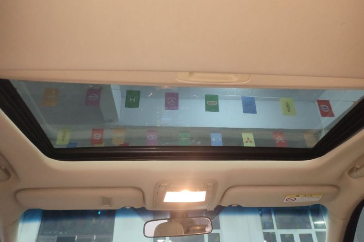 丰田 皇冠 2015款 2.0T 时尚版局部细节22