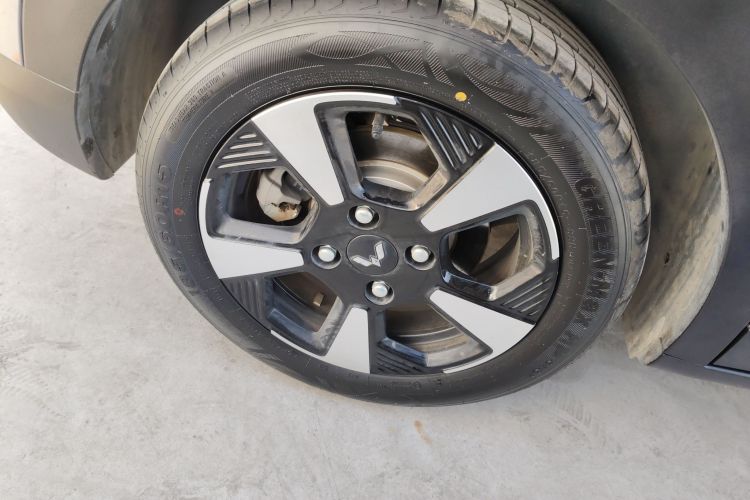 五菱汽车 五菱缤果PLUS 2024款 401km 旗舰版 四座版车身外观6008