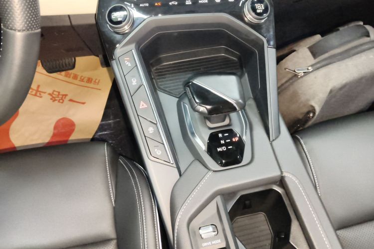 领克06 2023款 Remix 1.5T Shero中控内饰18