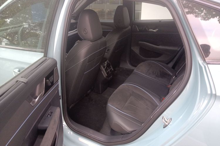 大众 帕萨特 2025款 Pro 380TSI 星空龙尊版中控内饰21