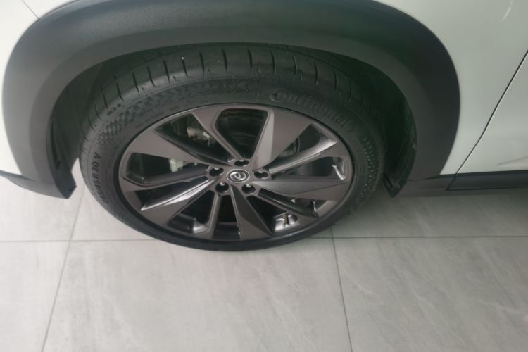 长安UNI-T 2020款 1.5T 尊贵型车身外观6007