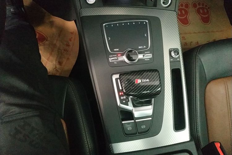 奥迪Q5L 2020款 45 TFSI 尊享时尚型中控内饰18