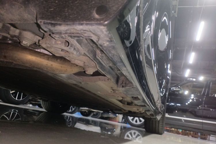 鸿蒙智行 智界R7 2025款 增程 251km Max局部细节9002