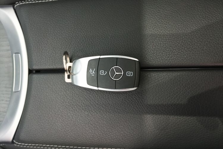 奔驰C级 2021款 C 260 L 运动版中控内饰7001