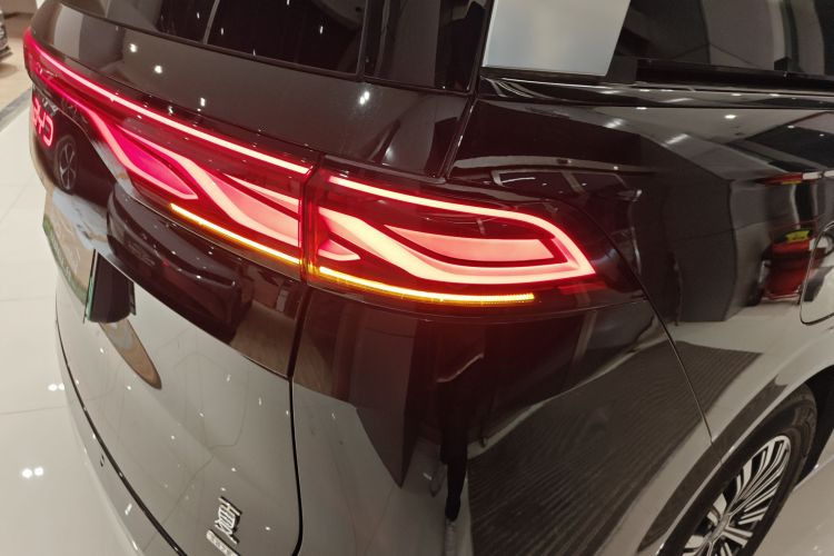 比亚迪 夏 2025款 DM-i 1.5T 180km 超越型车身外观6006