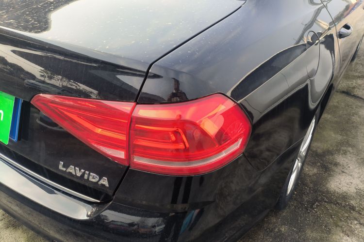 大众 朗逸 2015款 1.6L 自动舒适版车身外观9