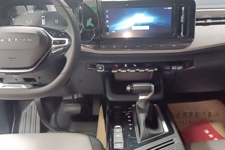 宝骏RM-5 2019款 1.5T CVT 24小时在线豪华型 6座中控内饰16