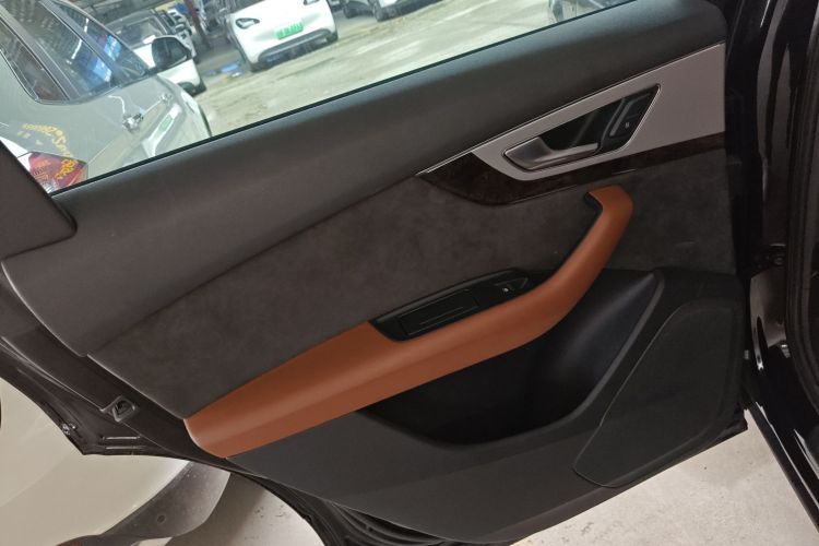 奥迪Q7 2019款 55 TFSI 技术型中控内饰7008