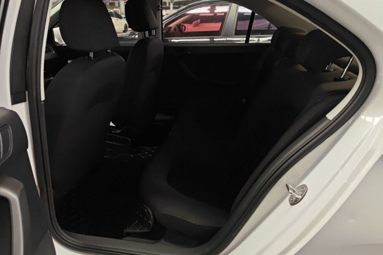 大众 桑塔纳 2015款 1.6L 手动风尚版中控内饰7004