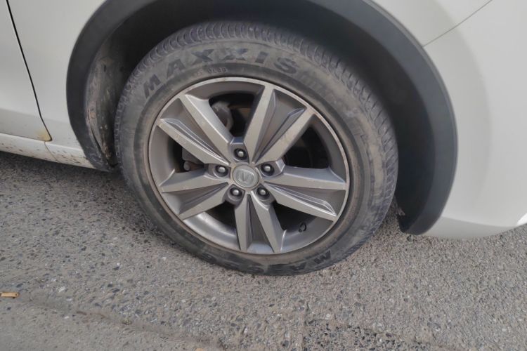 长安 逸动 2016款 XT 1.6L 手动俊酷型车身外观6007