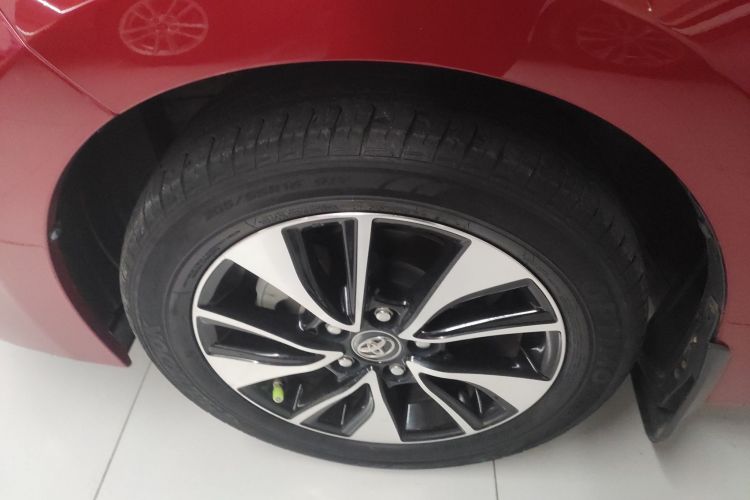 丰田 雷凌 2018款 185T CVT尊贵版 国V车身外观6007