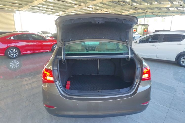 别克 英朗 2015款 15N 自动精英型局部细节23