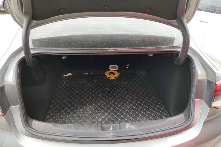 别克 君威 2023款 652T 智享型局部细节23