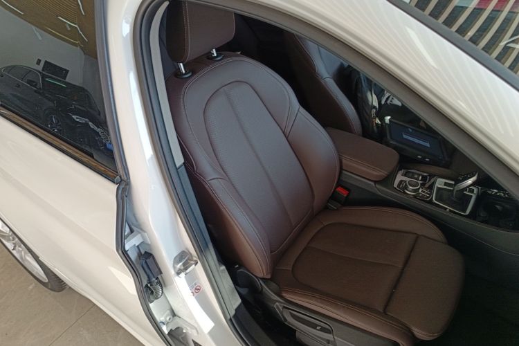 宝马1系 2021款 改款 120i M运动曜夜版局部细节41