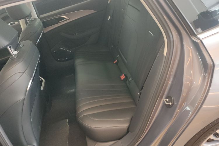 红旗H5 2023款 2.0T 自动智联旗享版中控内饰21