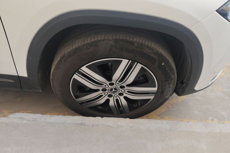 奔驰EQA 2022款 EQA 260车身外观10